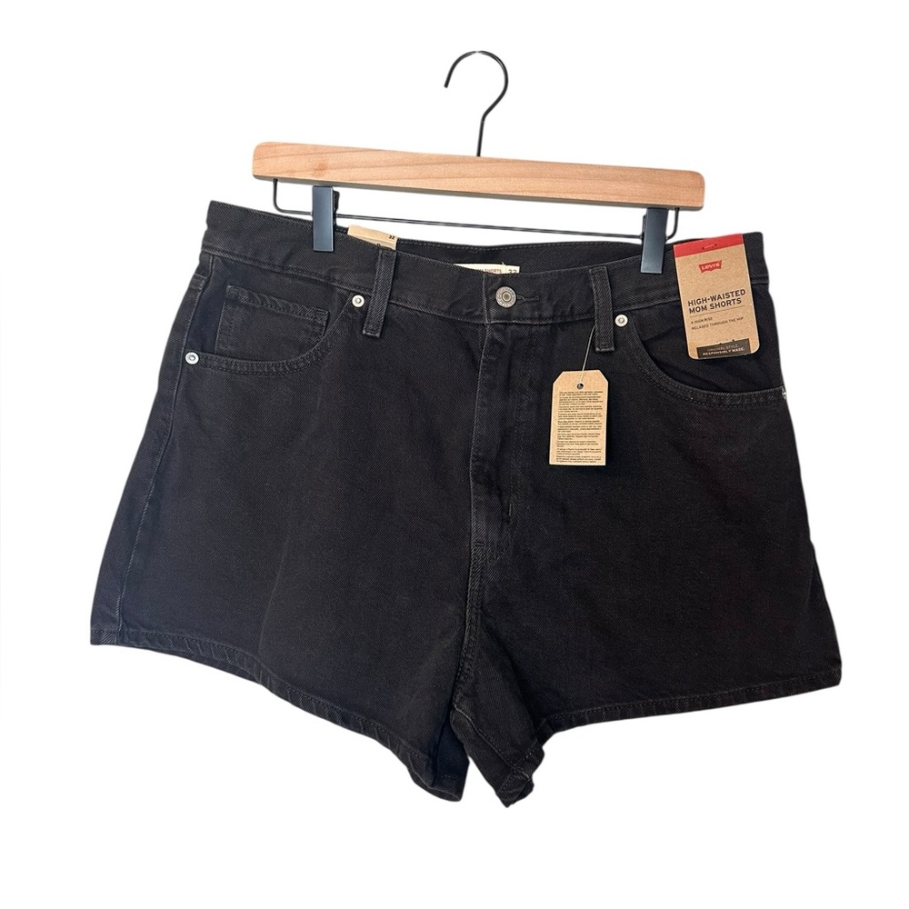NWT Levi’s High Waisted Mom Women’s Shorts Black 32 - Picture 4 of 10